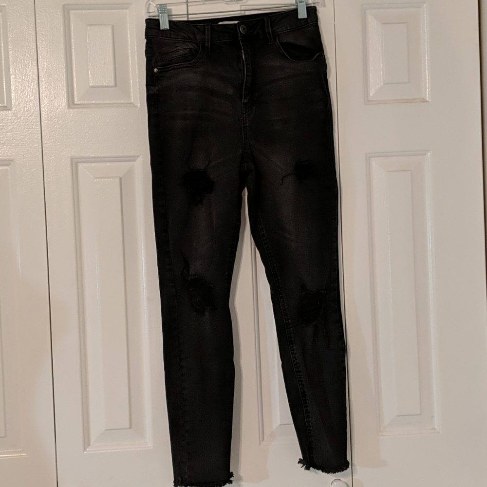 Forever 21 distressed black denim skinny jeans